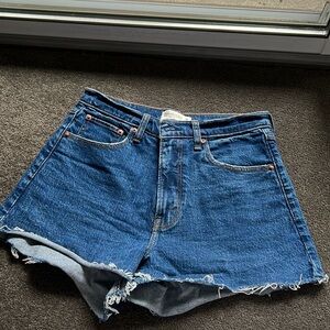 Abercrombie & Fitch The 90’s Relaxed Cutoff Short High Rise